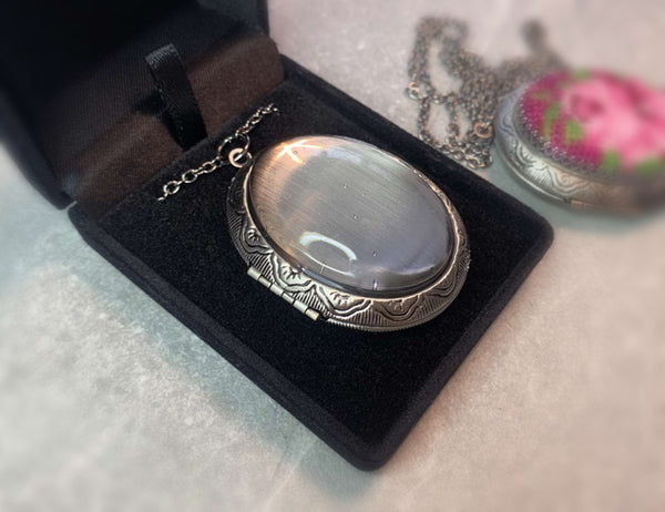 MAGNA - antique silver finish - refillable perfume locket