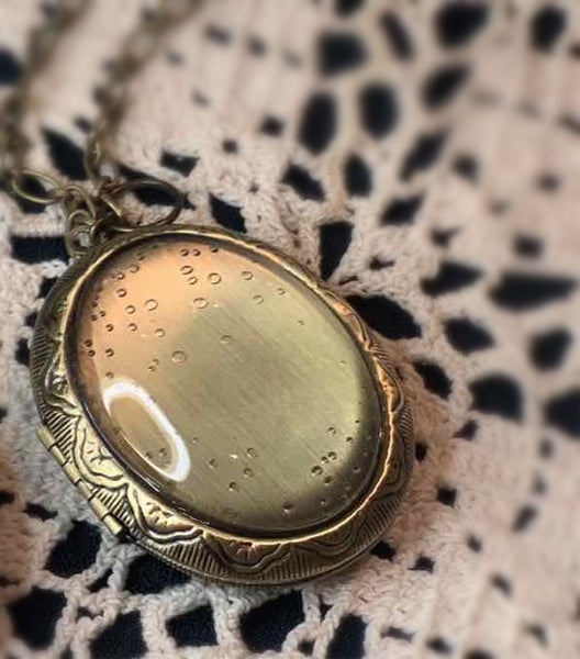 MAGNA - antique brass - refillable solid perfume locket
